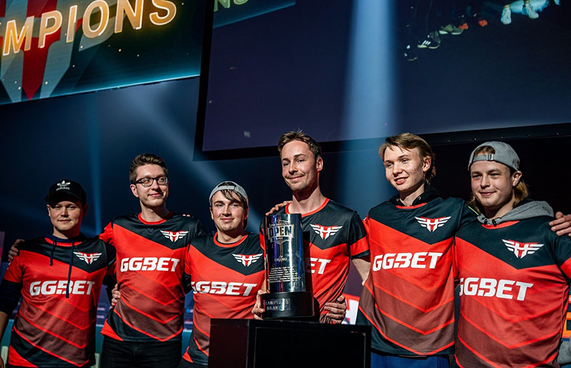 Команда Heroic с главным призом DreamHack Open