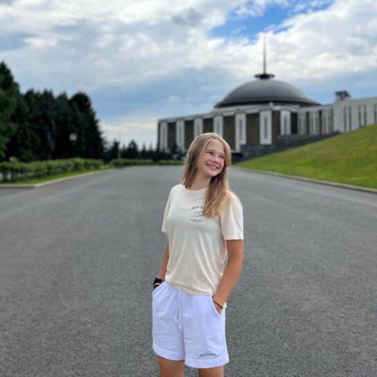 Соня Тихонова