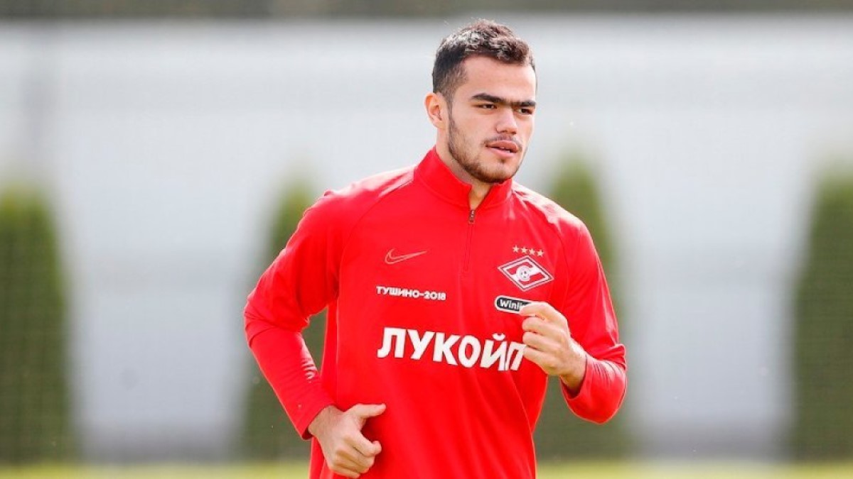 Остон Урунов