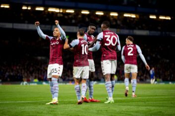 Бывший игрок «Астон Виллы» призвал талантливого форварда покинуть клуб в январе