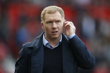 Пол Скоулз в ярости от поражения «Манчестер Юнайтед» в дерби