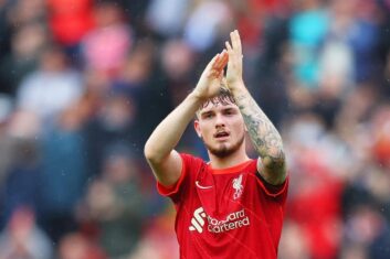 Мохаммед Салах дал совет своему 19-летнему одноклубнику Харви Эллиотту