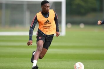 Микель Артета использует форварда академии «Арсенала» в матче с ПСВ