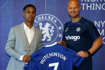 18-летнего игрока «Челси» Омари Хатчинсона сравнивают с Эденом Азаром