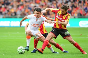 «Лестер» следит за полузащитником «Лорьяна» Энцо Ле Фе