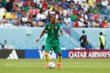 Футболист сборной Камеруна играет в бутсах с флагом России в течение 8 лет