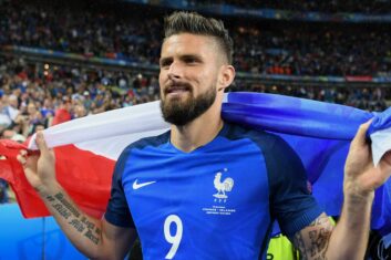 Жиру с нетерпением ждет матча против англичан