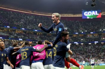 Французы с трудом прошли в финал чемпионата мира