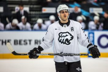 Хоккейный клуб «Спартак» получил права на Ника Бэйлена