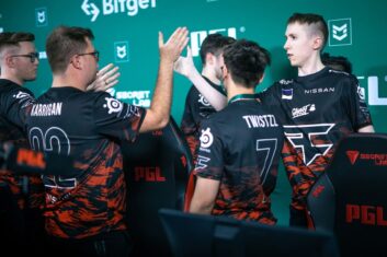 Матч за выход в полуфинал Blast: FaZe — Liquid