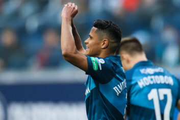 Агент Талаев назвал лучшим тренером Карпина, а игроком Сантоса