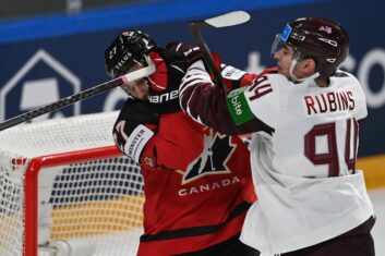 Сборные Латвии и Австрии покинули элитный дивизион молодежного ЧМ по хоккею