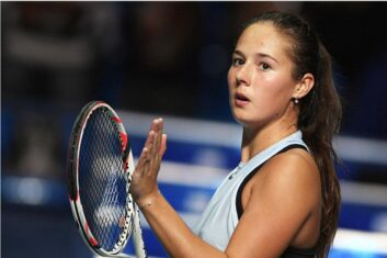 Касаткина упустила победу над Крейчиковой на турнире в Дубае