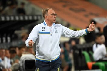 Петраков перестал возглавлять сборную Украины по футболу