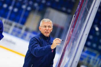 Ларионов планирует остаться в «Торпедо» еще на год