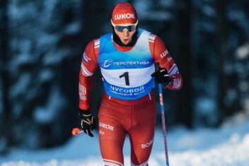 Александр Большунов выиграл скиатлон на Кубке России в Сыктывкаре