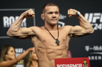 Петр Ян проведет поединок против грузинского бойца Мераба Двалишвили на турнире UFC