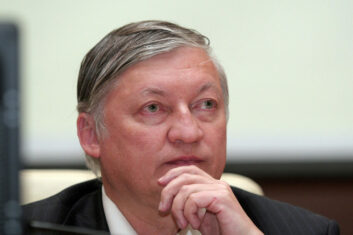 Карпов удивился месту проведения матча за шахматную корону