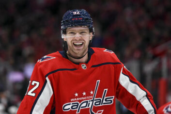 Гол Кузнецова принес хоккеистам «Вашингтона» победу над «Коламбусом»