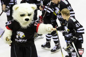 «Трактор» победил «Автомобилист» в матче КХЛ