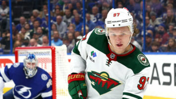 Капризов обменялся клюшками с Кросби и Макдэвидом