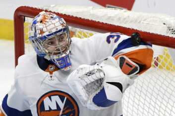 Россияне в НХЛ: 31 сэйв от Сорокина, Кучеров набрал 75-е очко и приблизился к Драйзайтлю