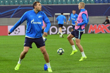 Смольников и Дзюба прибыли на медосмотр в «Локомотив» — Чемпионат