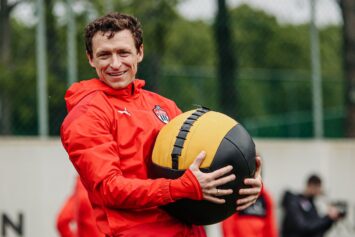 Пономарев прокомментировал завершение карьеры Мамаевым