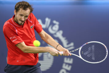 Победа над Джоковичем вывела Медведева в финал турнира в Дубае