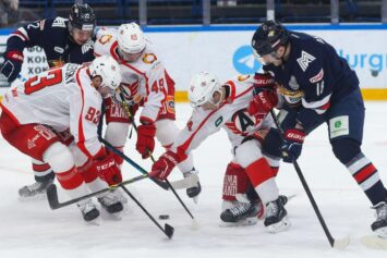 «Автомобилист» сравнял счет в серии плей-офф Кубка Гагарина с «Металлургом»