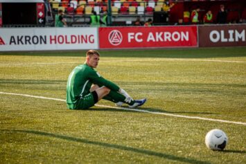 Вратарь «Акрона» назвал заслуженной победу над «Локомотивом»