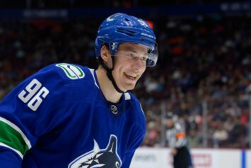 Кузьменко вышел в лидеры «Ванкувера» по количеству голов в сезоне НХЛ