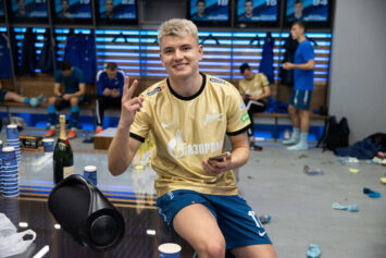 Мостовой рассказал о конкуренции в «Зените»