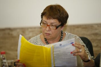 Смородская призвала дать Карпину время