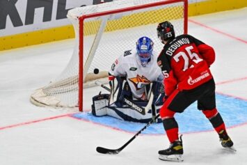 «Авангард» обыграл «Металлург» и вышел в полуфинал Кубка Гагарина