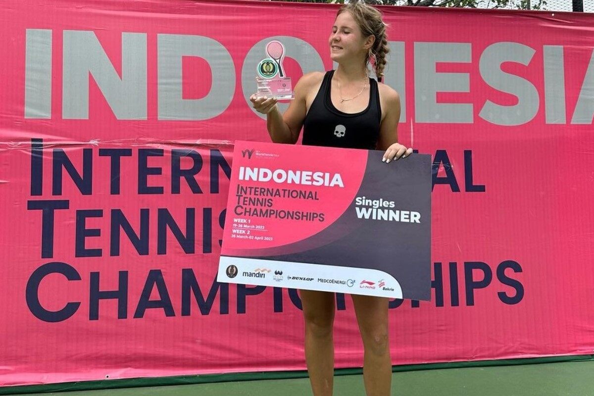 Анастасия Захарова