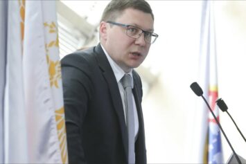 Митрофанов выступил в защиту Карпина