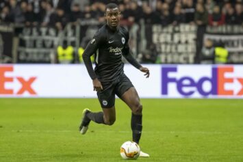 «Тоттенхэм» и «Ливерпуль» сразятся за защитника «Айнтрахта»