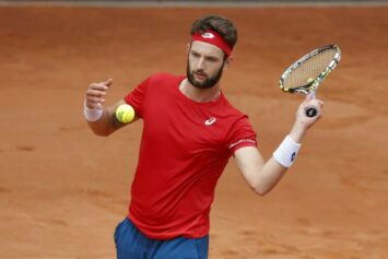 Гахов с победы стартовал на турнире ATP категории «Челленджер» в Остраве