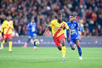 Клубы АПЛ поборются за защитника «Ланса» — СМИ