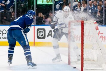 Василевский переиграл Самсонова в плей-офф НХЛ