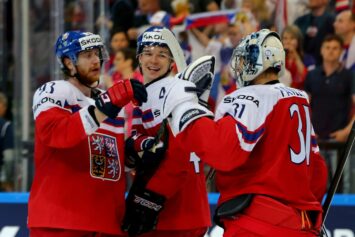 Чешские хоккеисты обыграли словаков на старте чемпионата мира по хоккею