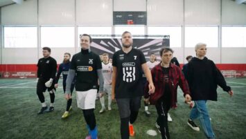 ФК 10 обыграл «Народную команду» и закрепился в лидерах группы А