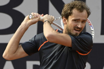 Ольховский отнес Медведева к фаворитам Ролан Гаррос