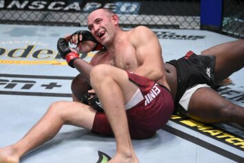 Томпсон нокаутировал Олейника на турнире «Бойцовского клуба РЕН ТВ»