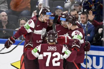 Сборная Латвии впервые стала бронзовым призером ЧМ по хоккею