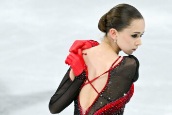 Валиева поздравила соотечественников в Днем России