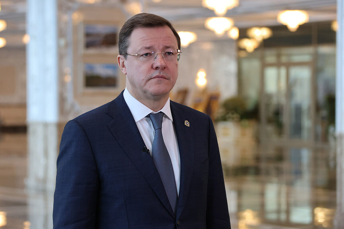 Дмитрий Азаров