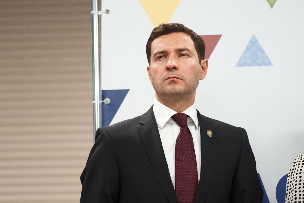 Владимир Леонов