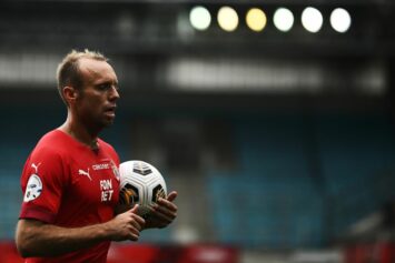 Глушаков опроверг слухи о переговорах с командами из Первой лиги